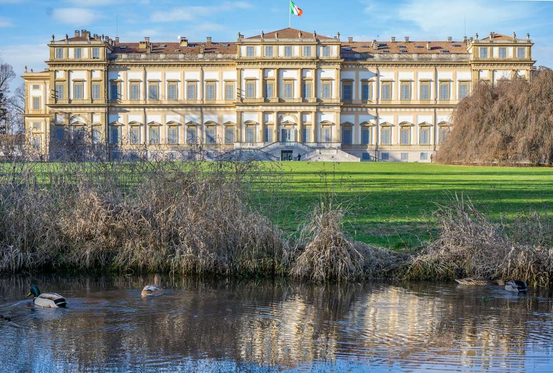 Villa Reale di Monza vista dallo stagno del parco